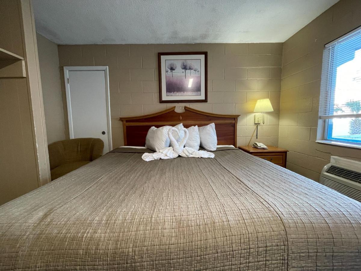 Polynesian Oceanfront Hotel Myrtle Beach Exterior photo