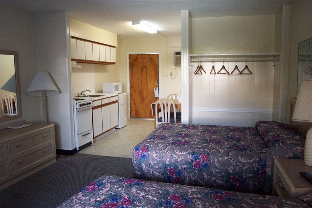Polynesian Oceanfront Hotel Myrtle Beach Room photo
